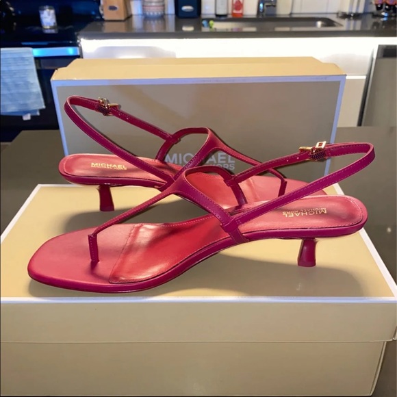 NWT MICHAEL Michael Kors Tasha T Strap Sandals - Picture 9 of 12